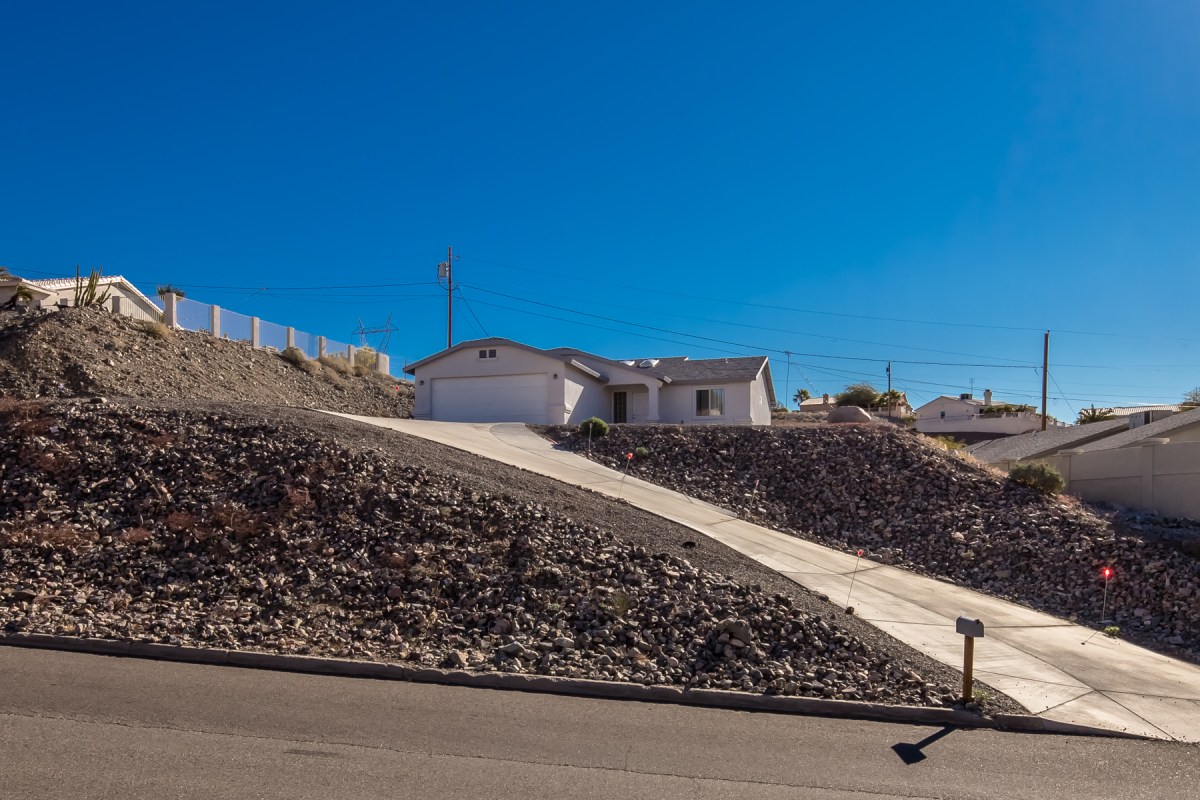 3020 Amigo Dr, Lake Havasu City, AZ 86404