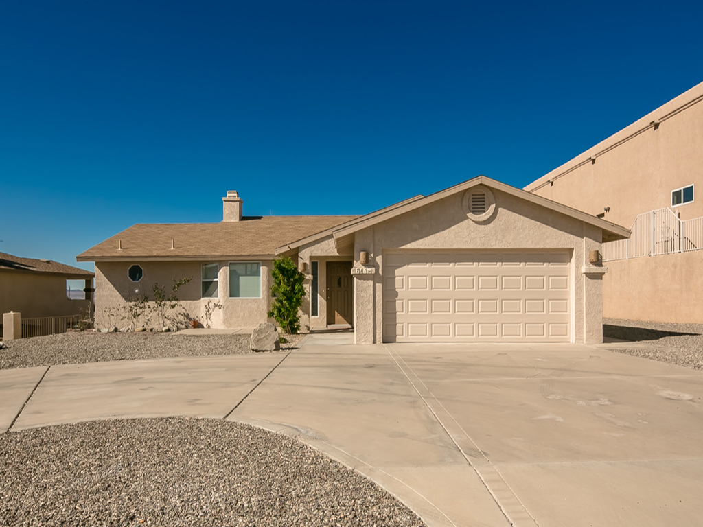 711 Empress Dr , Lake Havasu City, AZ 86403