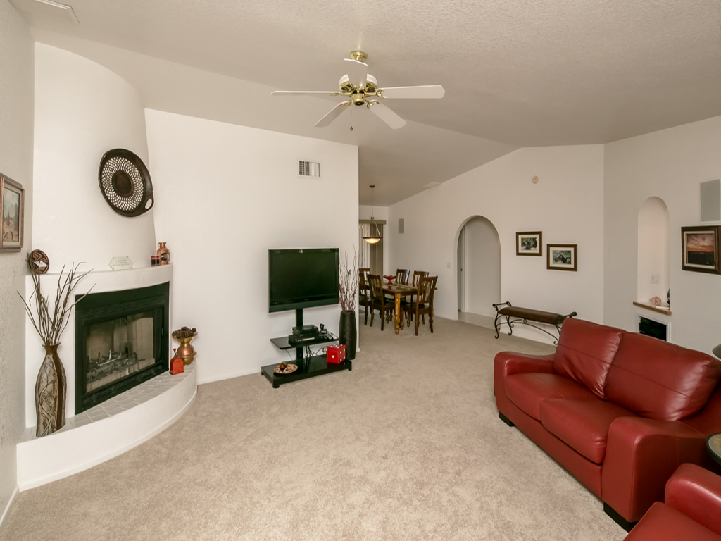 711 Empress Dr , Lake Havasu City, AZ 86403