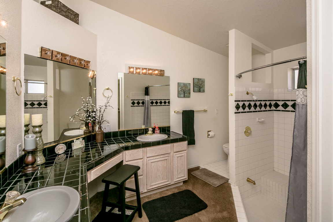 1740 Palo Verde Blvd N