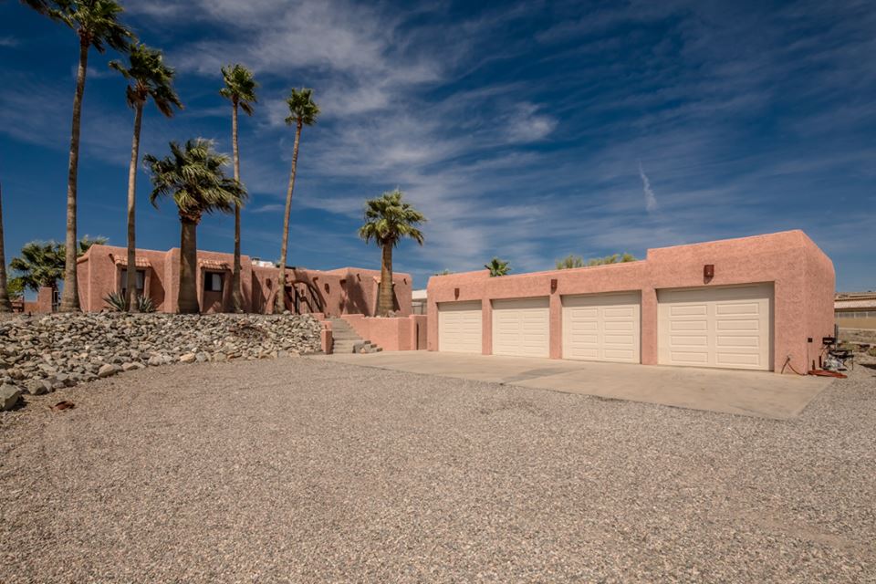 225 Comanche Ln Lake Havasu City, AZ 86403