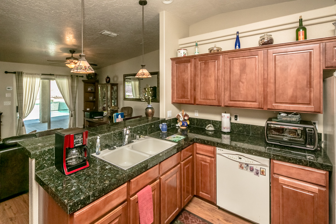 2513 Beverly Glen Dr