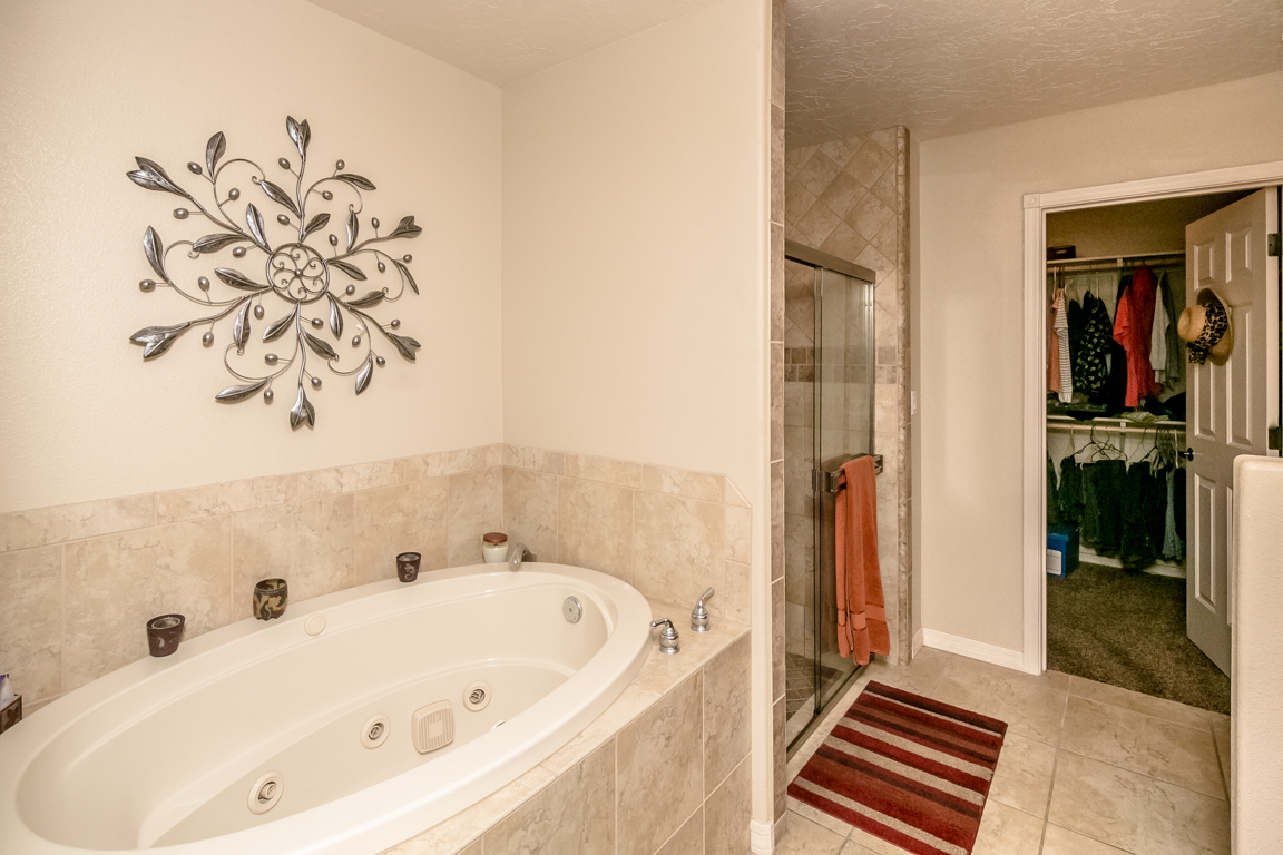 2513 Beverly Glen Dr