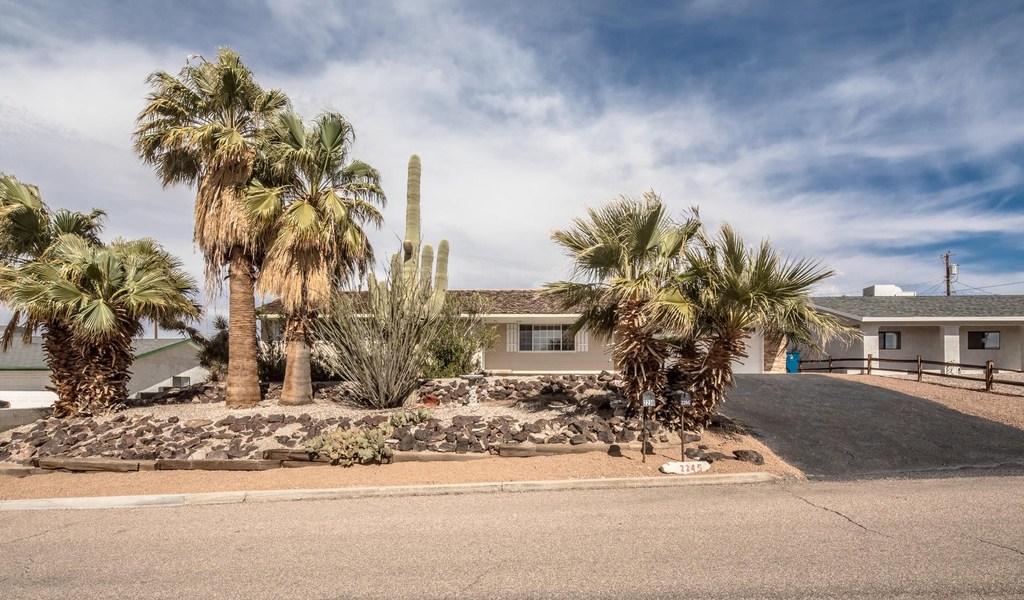 2245 Malahini Dr Lake Havasu City, AZ 86404